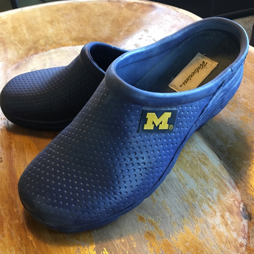 U of M Michigan Wolverines clogs, gardening clogs